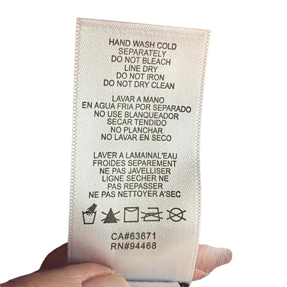 NAUTICAL- NWT - SIZE MEDIUM WOMEN’S RASH-GUARD LIGHTWEIGHT LONG SLEEVE B13 - Picture 10 of 10